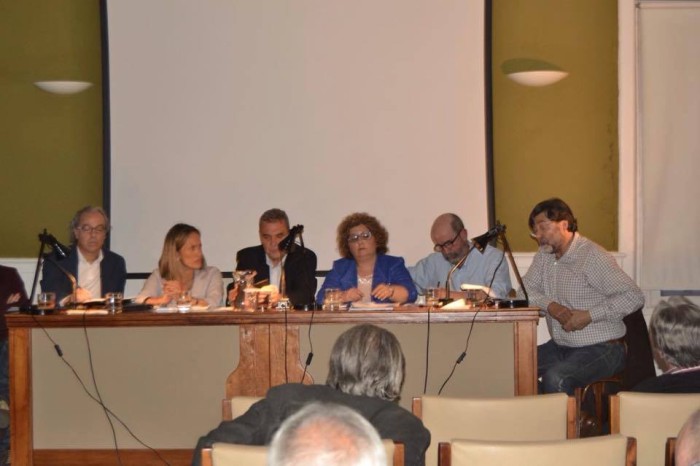mesa-debate-5.jpg